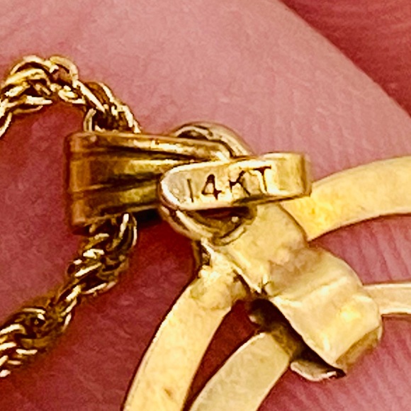 EUC Antique 18k Yellow Gold Medallion Pendant w/ 18k Chain - Picture 13 of 16